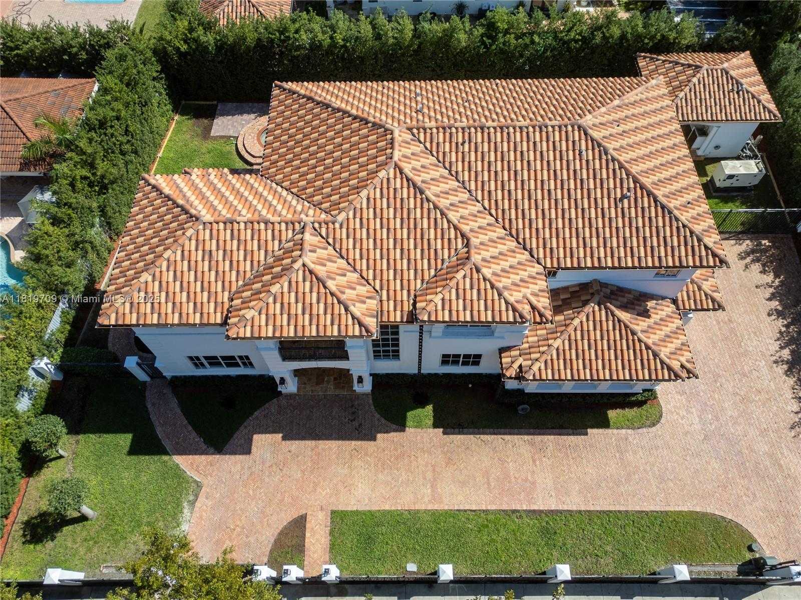 Small Image of 16763 NORTH WEST 77TH PATH, Miami Lakes Number 3