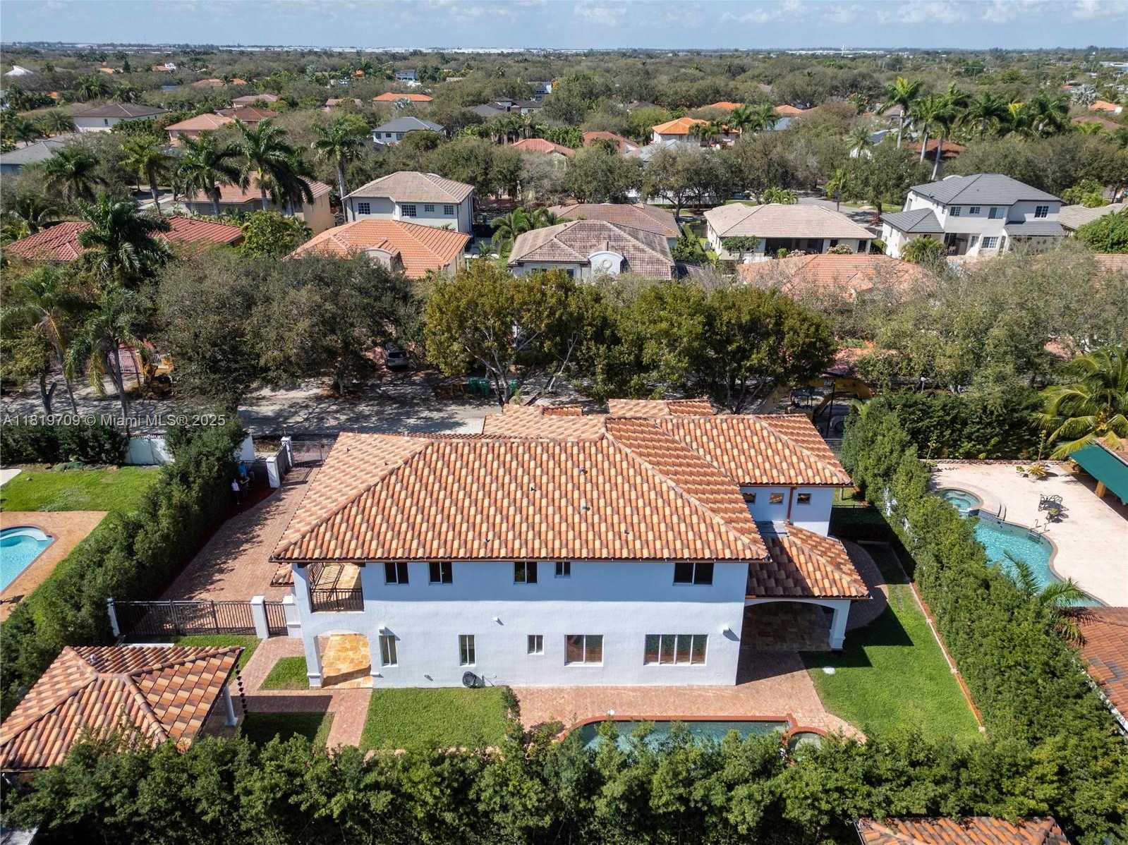 Small Image of 16763 NORTH WEST 77TH PATH, Miami Lakes Number 34