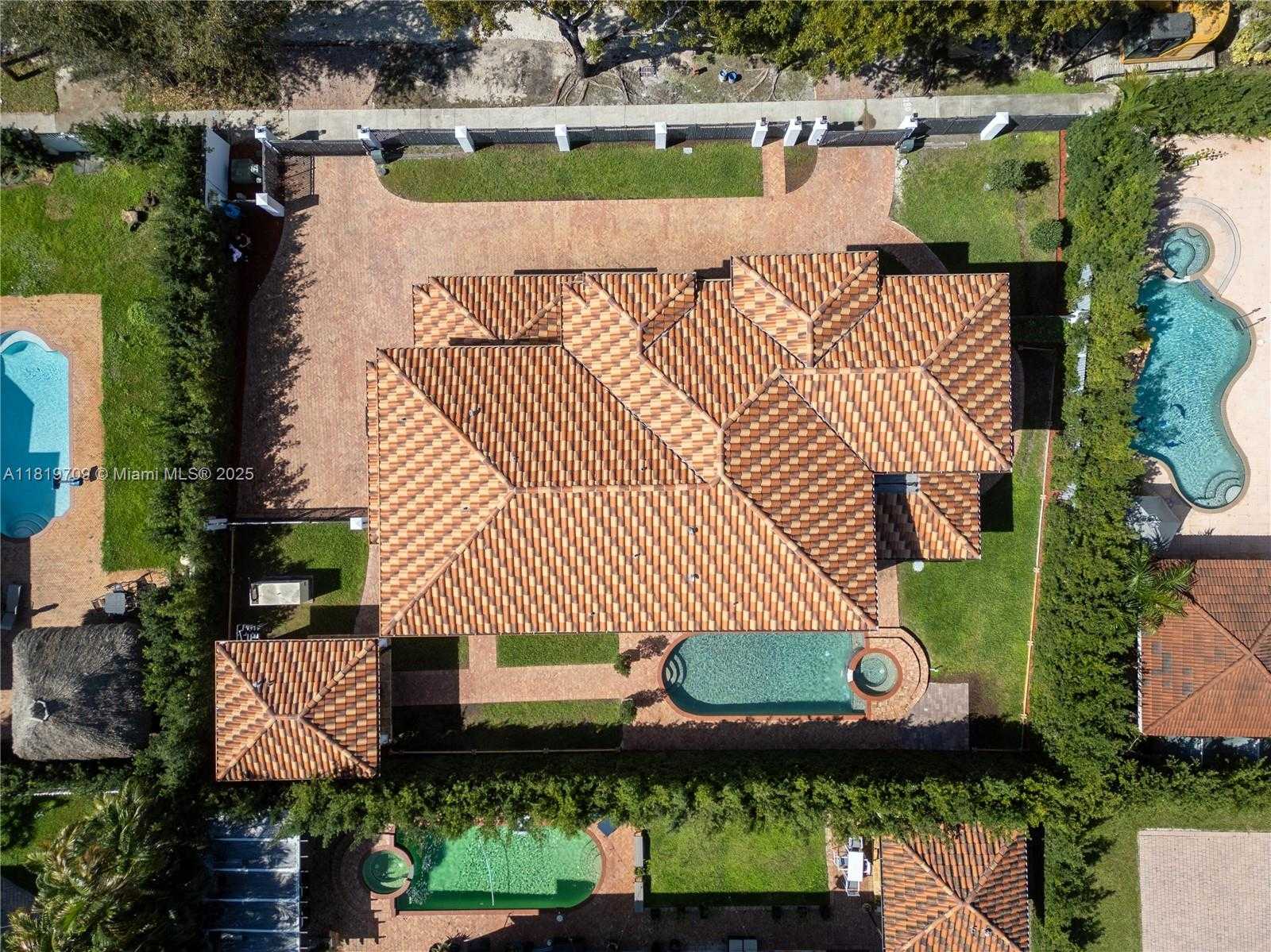 Small Image of 16763 NORTH WEST 77TH PATH, Miami Lakes Number 35
