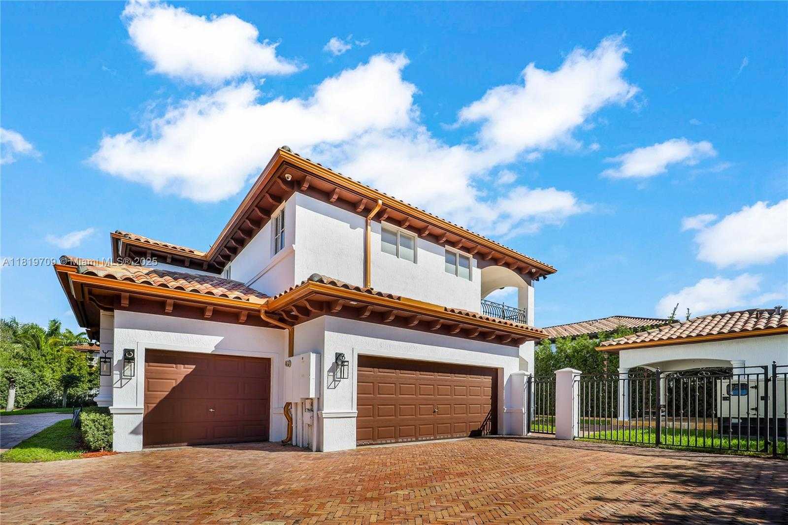 Small Image of 16763 NORTH WEST 77TH PATH, Miami Lakes Number 5