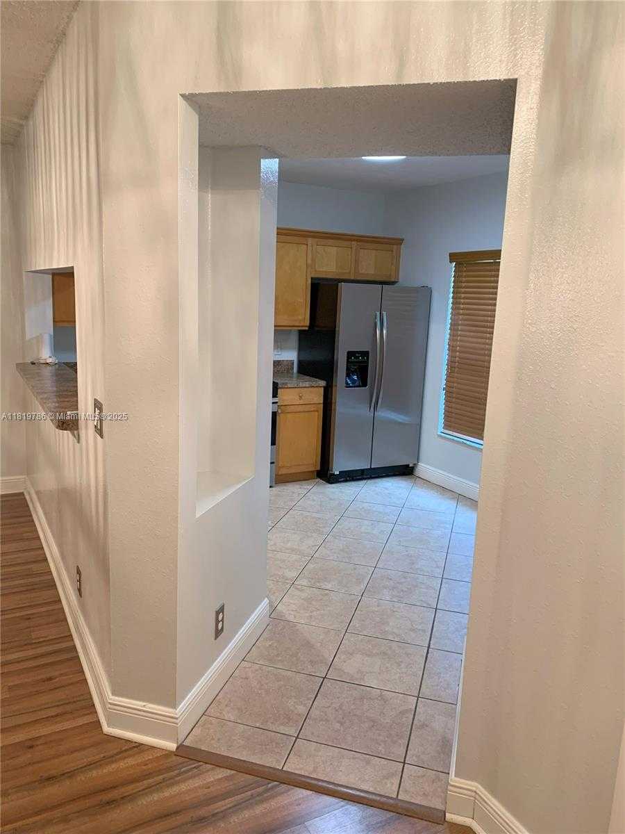 Small Image of 10911 JEWEL BOX LN, Tamarac Number 19