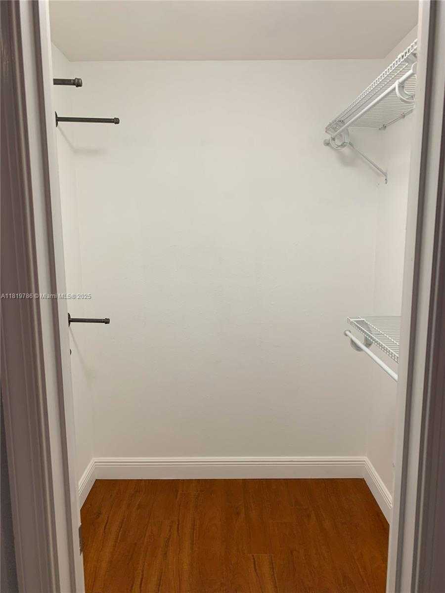 Small Image of 10911 JEWEL BOX LN, Tamarac Number 9