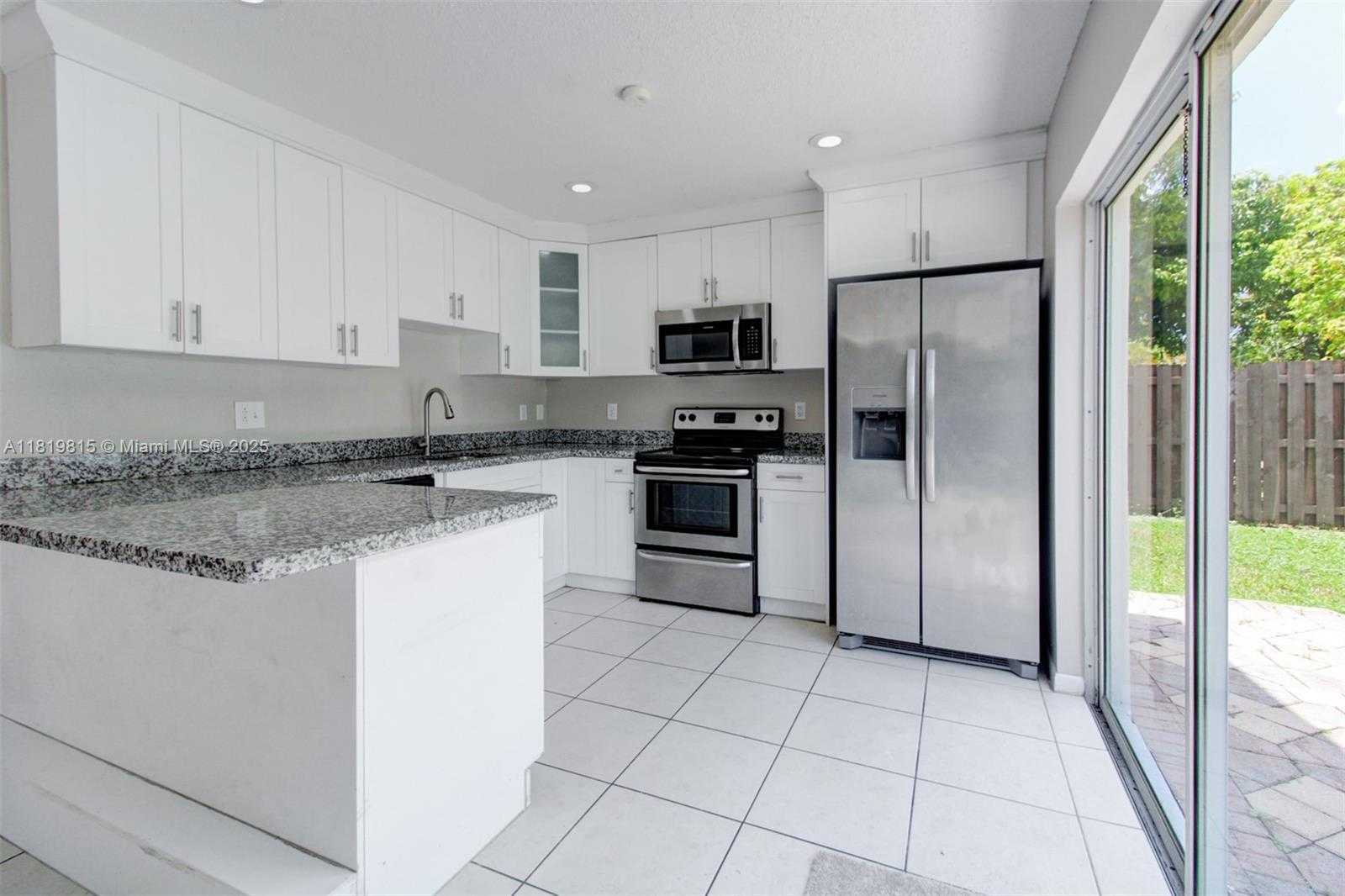 Small Image of 9741 SOUTH WEST 12TH ST, Pembroke Pines Number 12