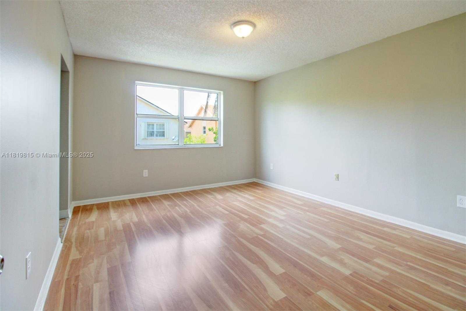 Small Image of 9741 SOUTH WEST 12TH ST, Pembroke Pines Number 13