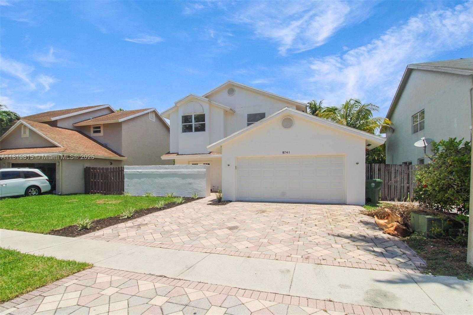 Small Image of 9741 SOUTH WEST 12TH ST, Pembroke Pines Number 2