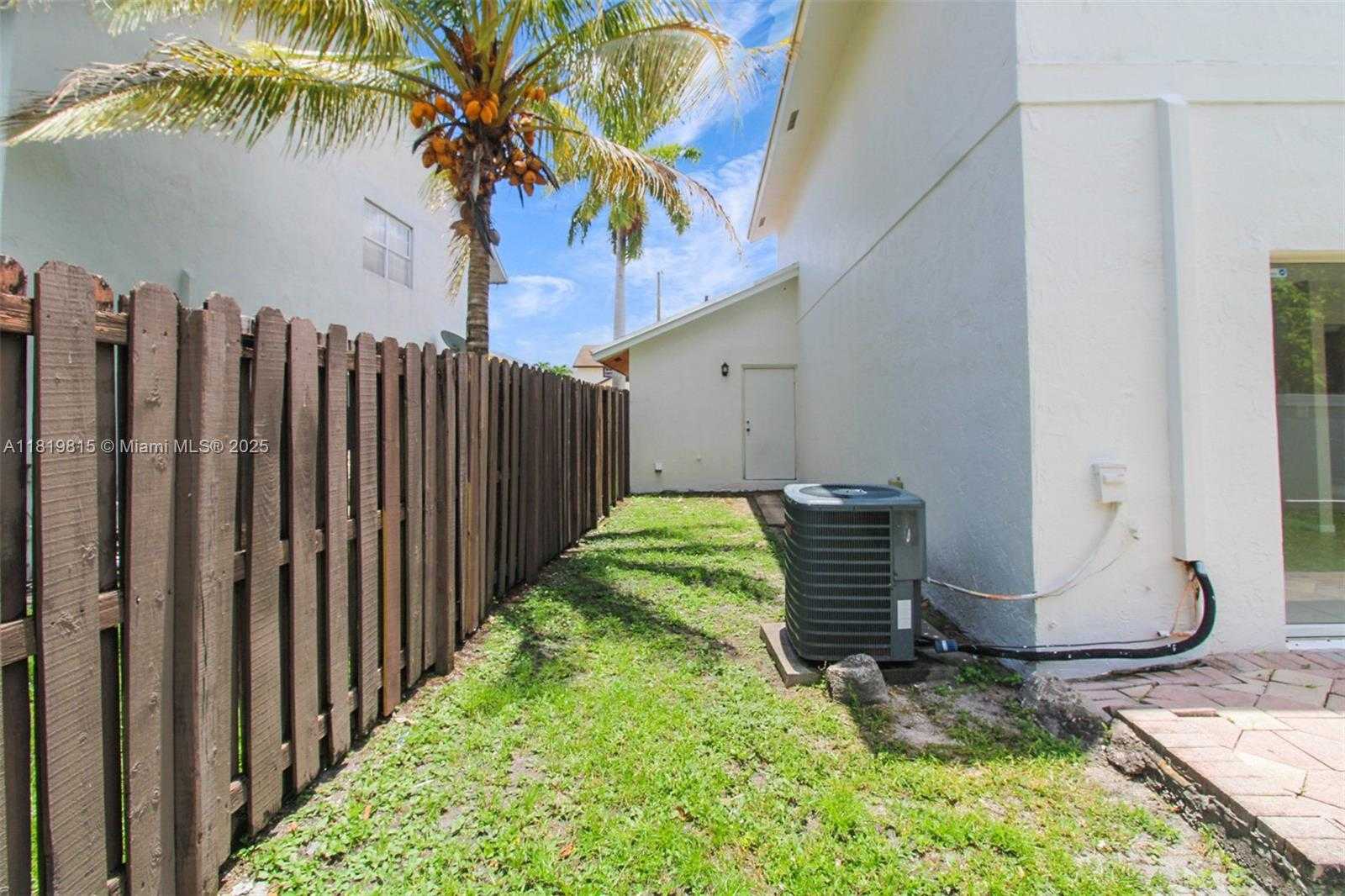 Small Image of 9741 SOUTH WEST 12TH ST, Pembroke Pines Number 30