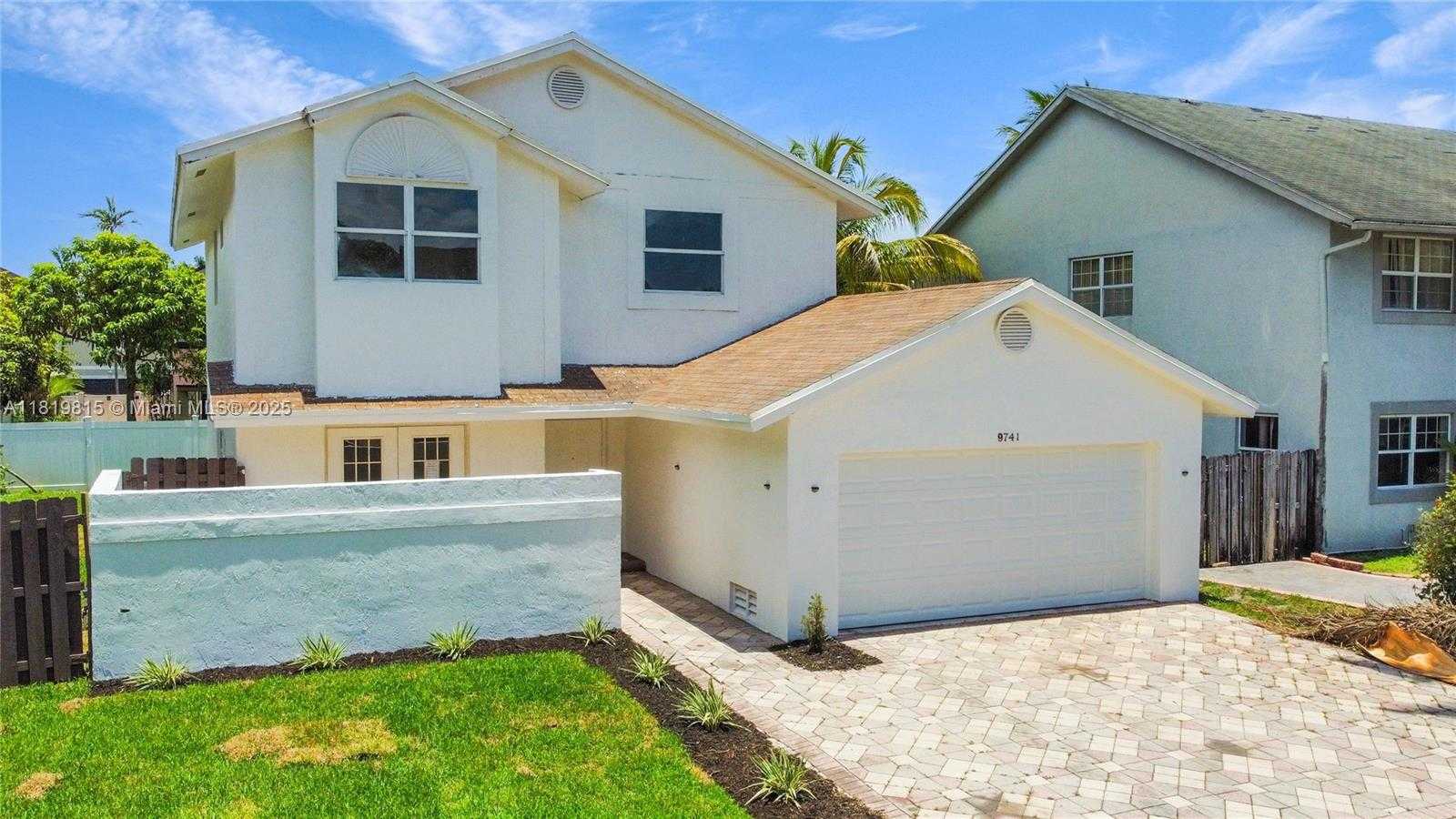Small Image of 9741 SOUTH WEST 12TH ST, Pembroke Pines Number 32