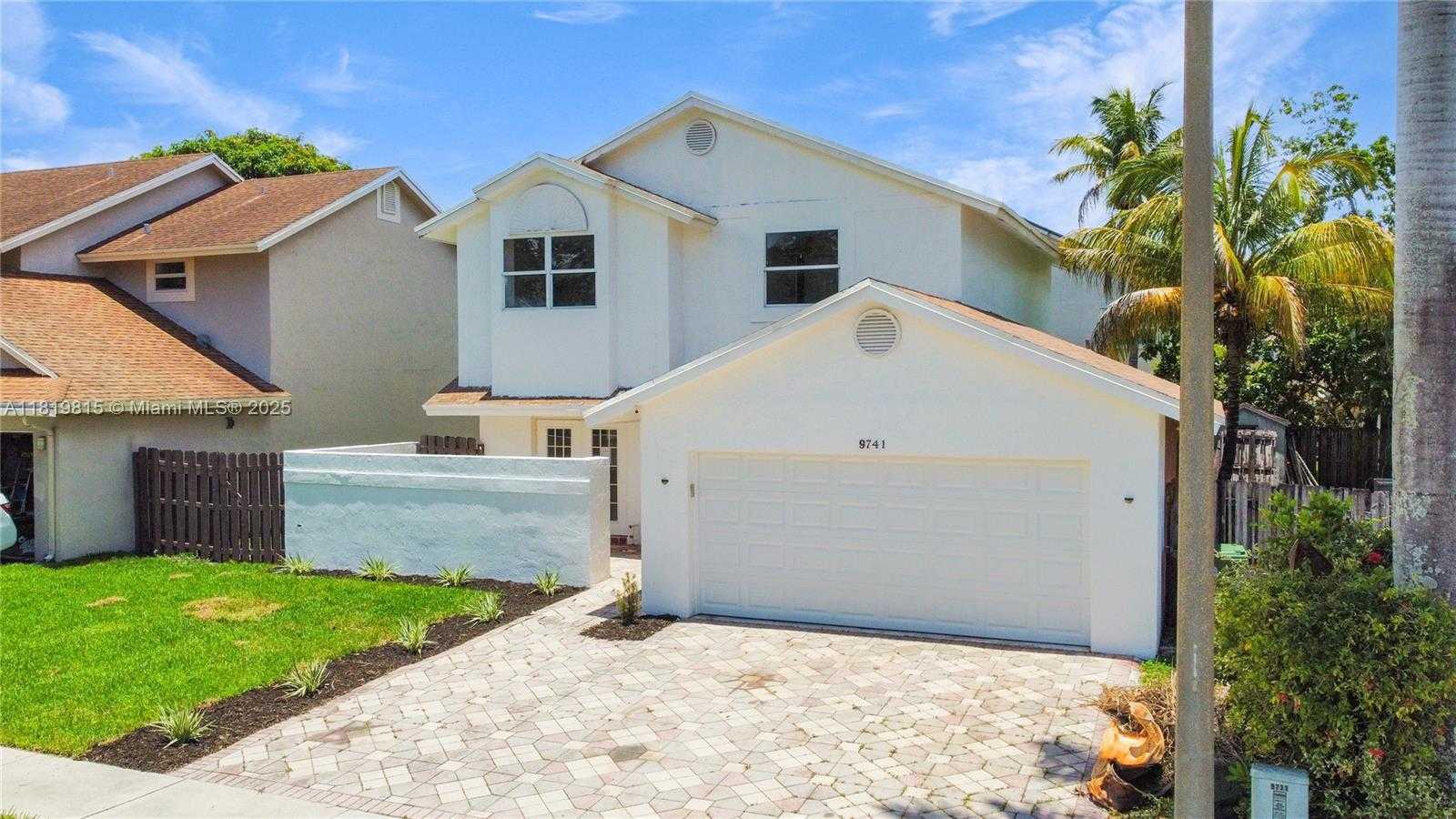 Small Image of 9741 SOUTH WEST 12TH ST, Pembroke Pines Number 34