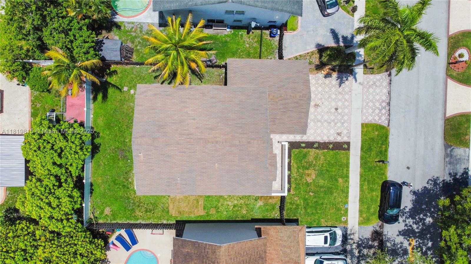 Small Image of 9741 SOUTH WEST 12TH ST, Pembroke Pines Number 36