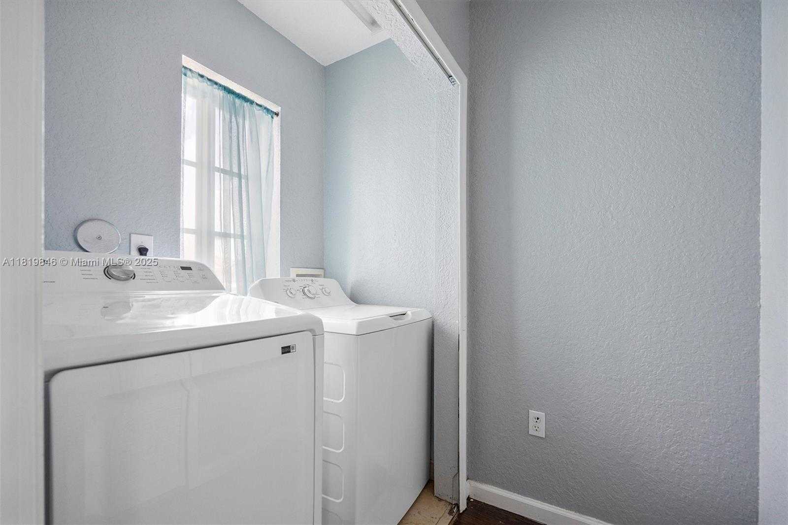 Small Image of 27681 SOUTH WEST 139TH PL, Homestead Number 14