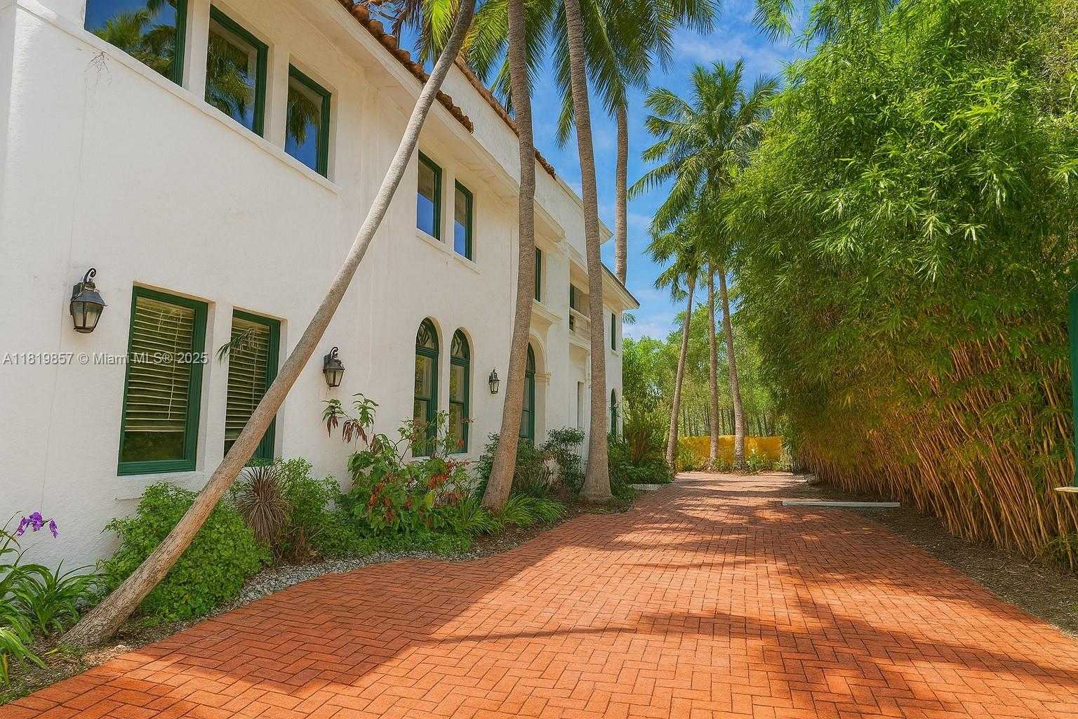 Small Image of 2050 ALTON RD, Miami Beach Number 3