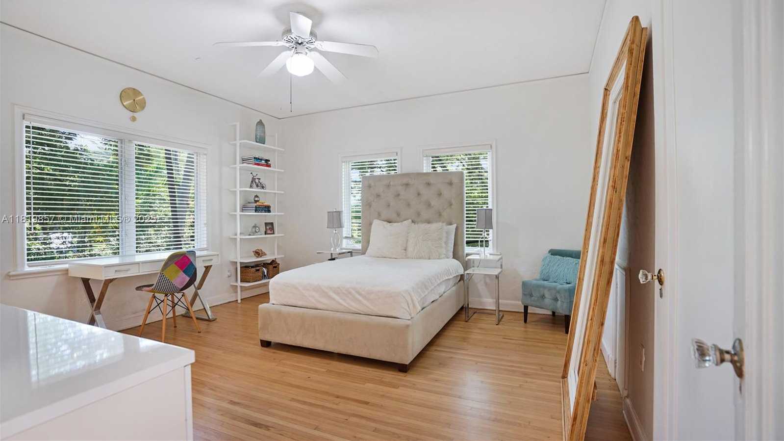 Small Image of 2050 ALTON RD, Miami Beach Number 32