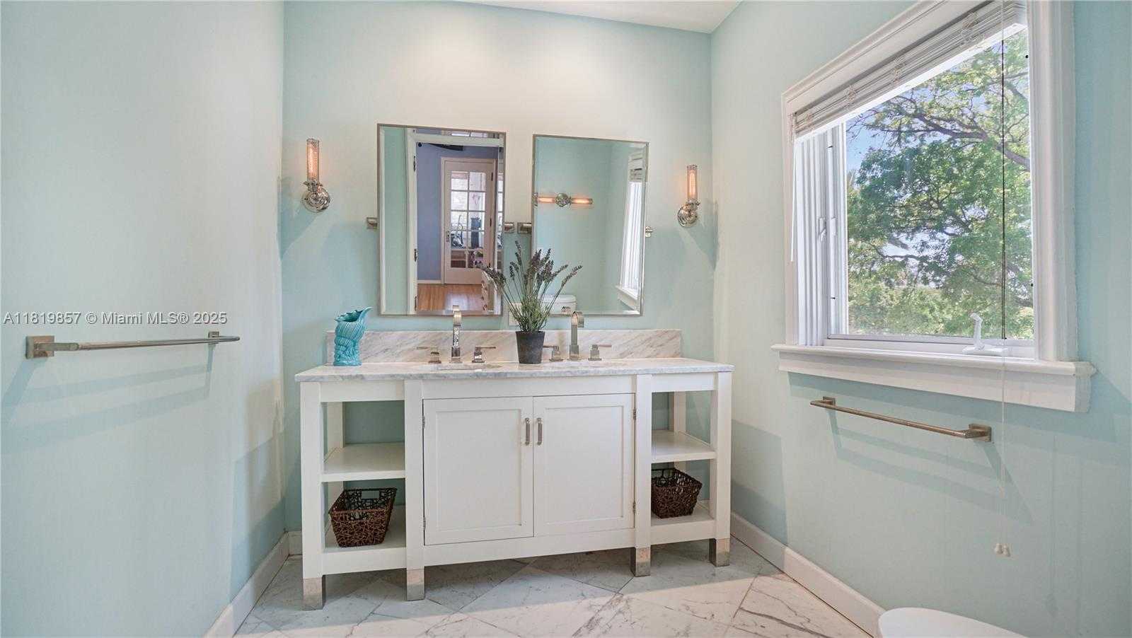 Small Image of 2050 ALTON RD, Miami Beach Number 34