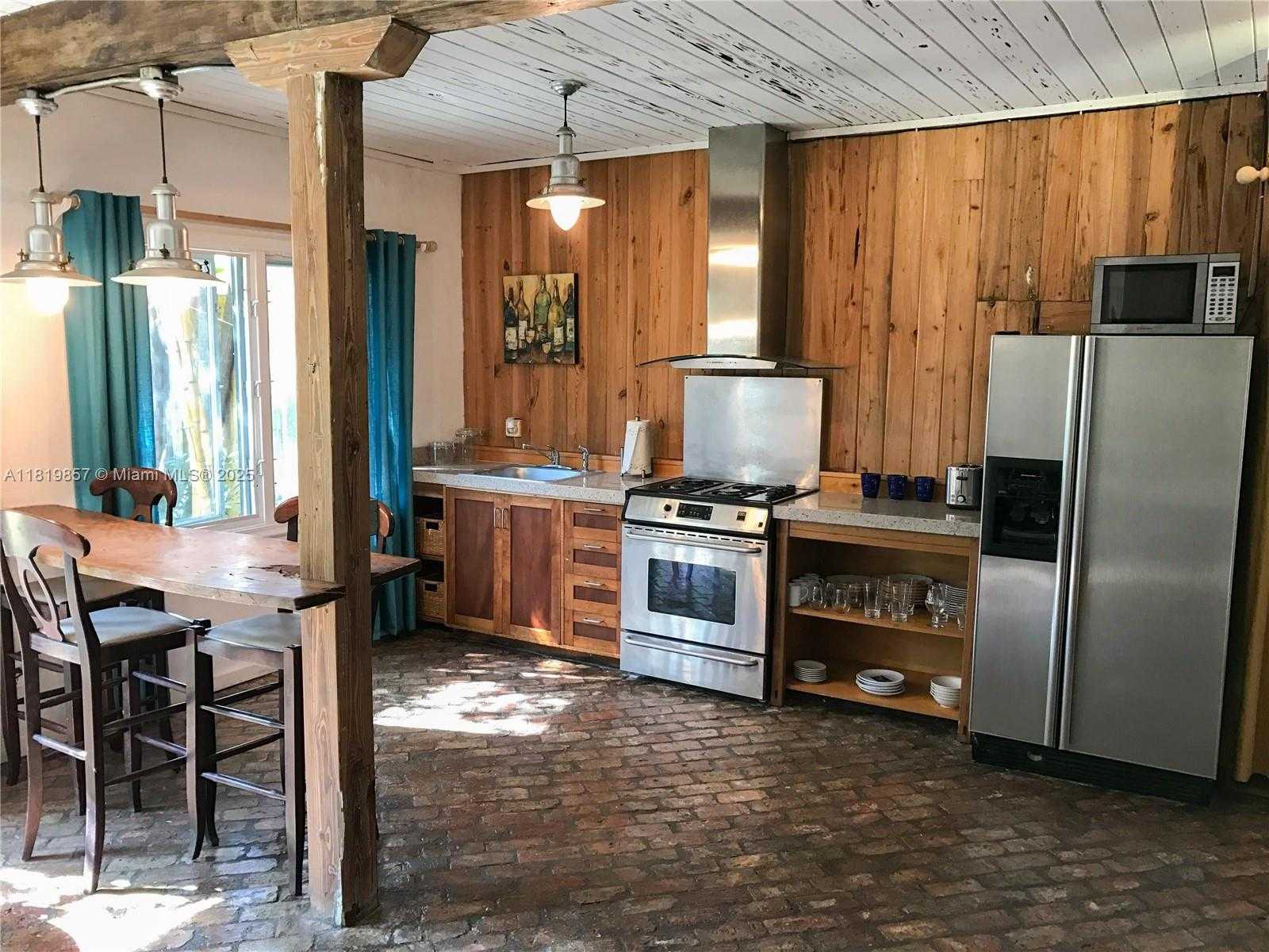Small Image of 2050 ALTON RD, Miami Beach Number 36