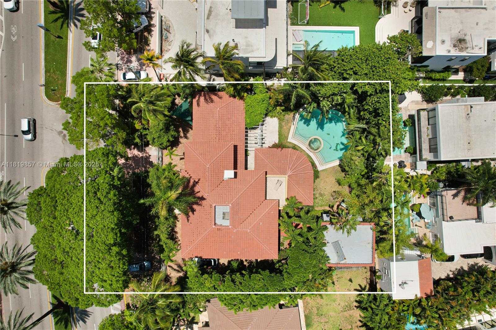 Small Image of 2050 ALTON RD, Miami Beach Number 42