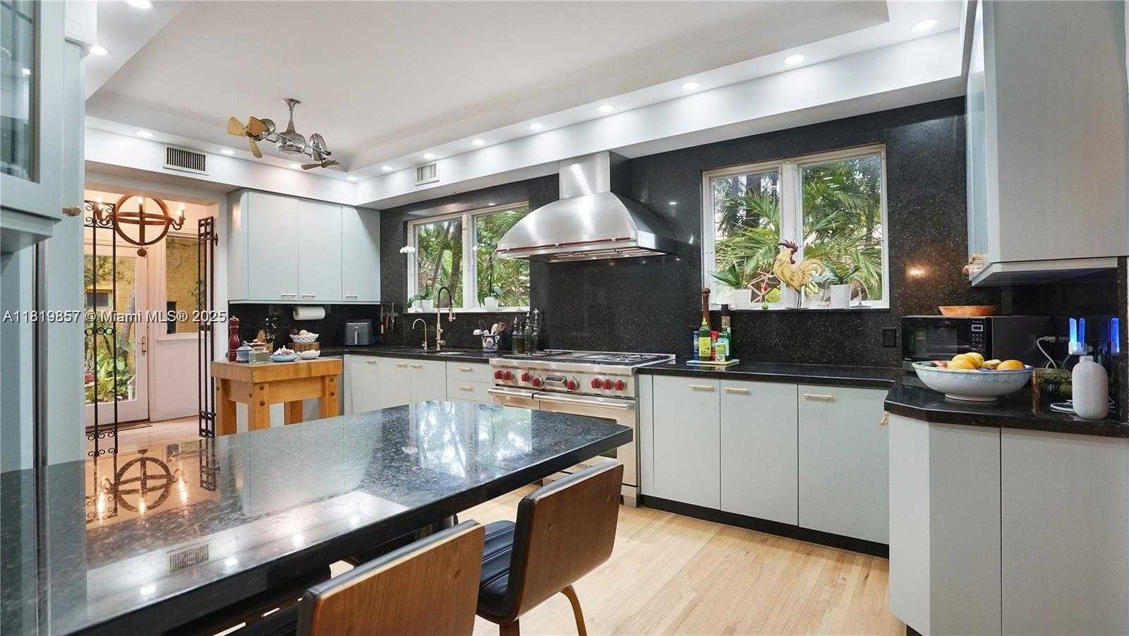 Small Image of 2050 ALTON RD, Miami Beach Number 5