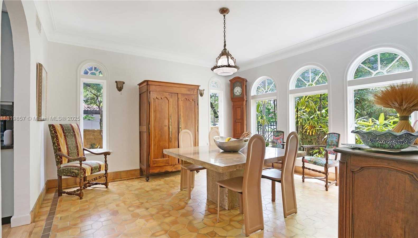 Small Image of 2050 ALTON RD, Miami Beach Number 8