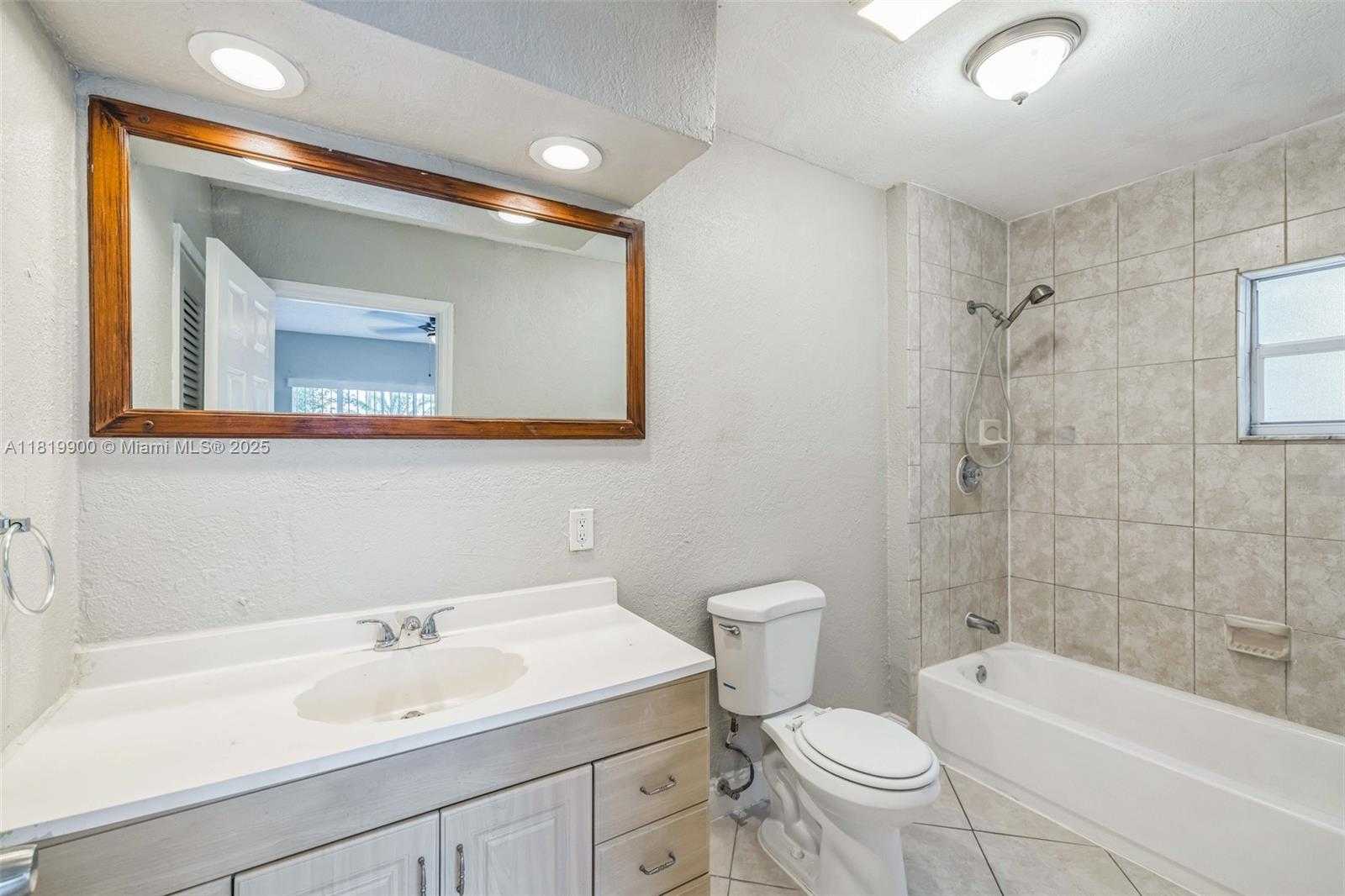 Small Image of 4818 NORTH WEST 8TH ST, Plantation Number 10