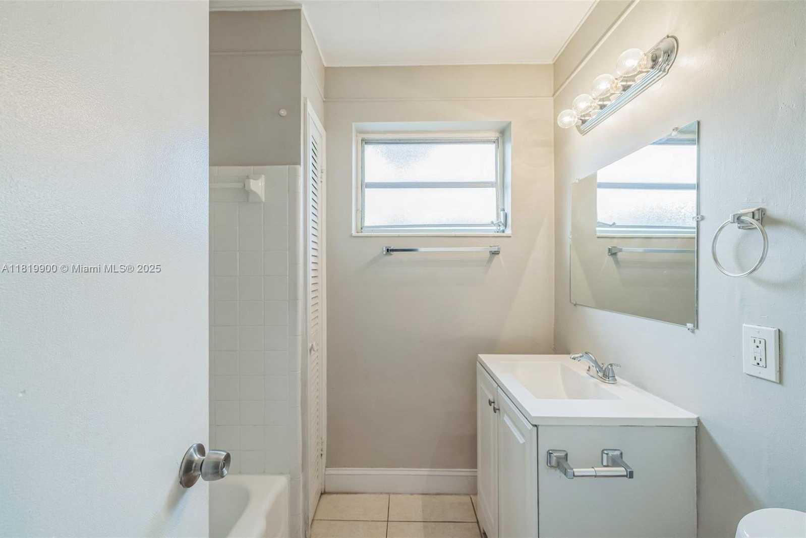 Small Image of 4818 NORTH WEST 8TH ST, Plantation Number 11