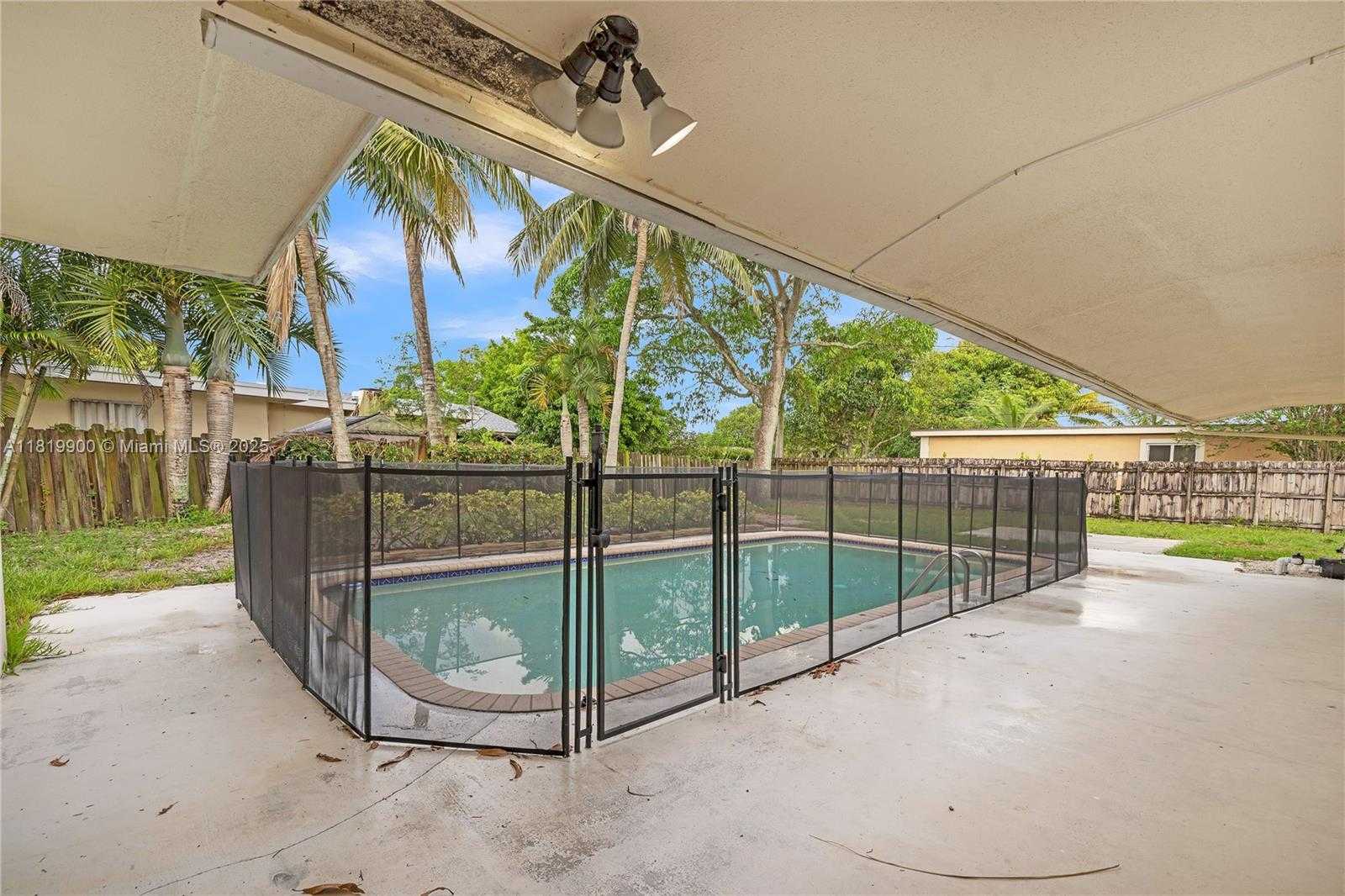 Small Image of 4818 NORTH WEST 8TH ST, Plantation Number 13