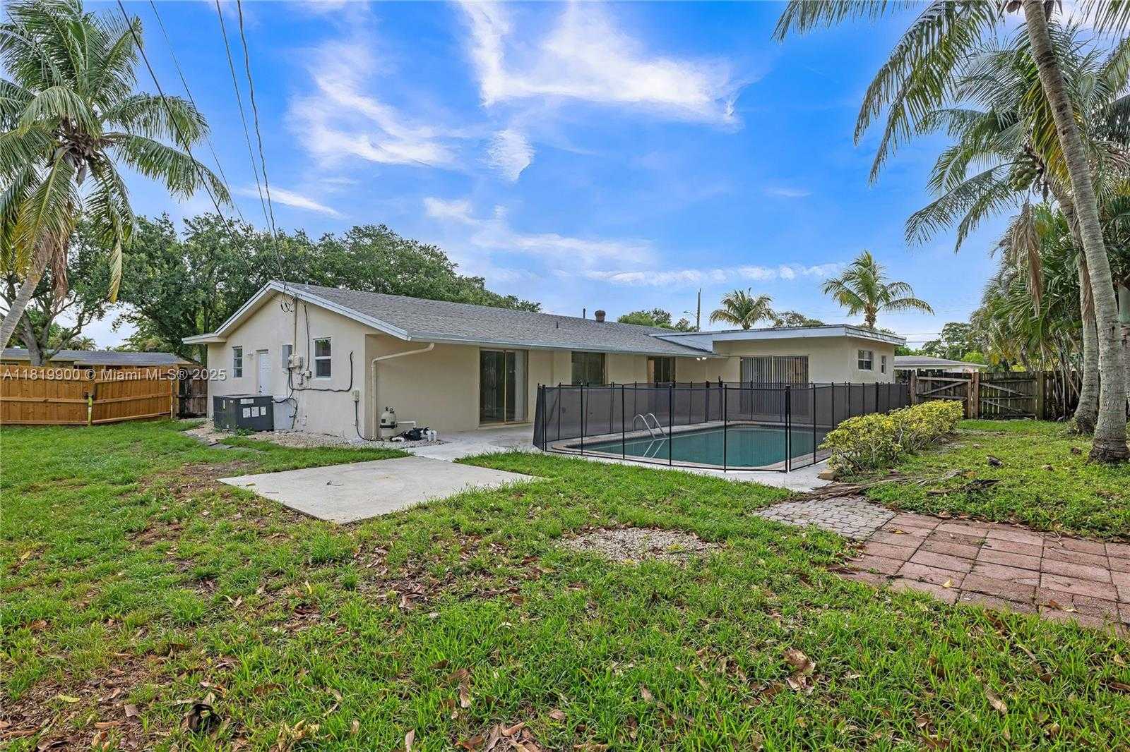 Small Image of 4818 NORTH WEST 8TH ST, Plantation Number 14