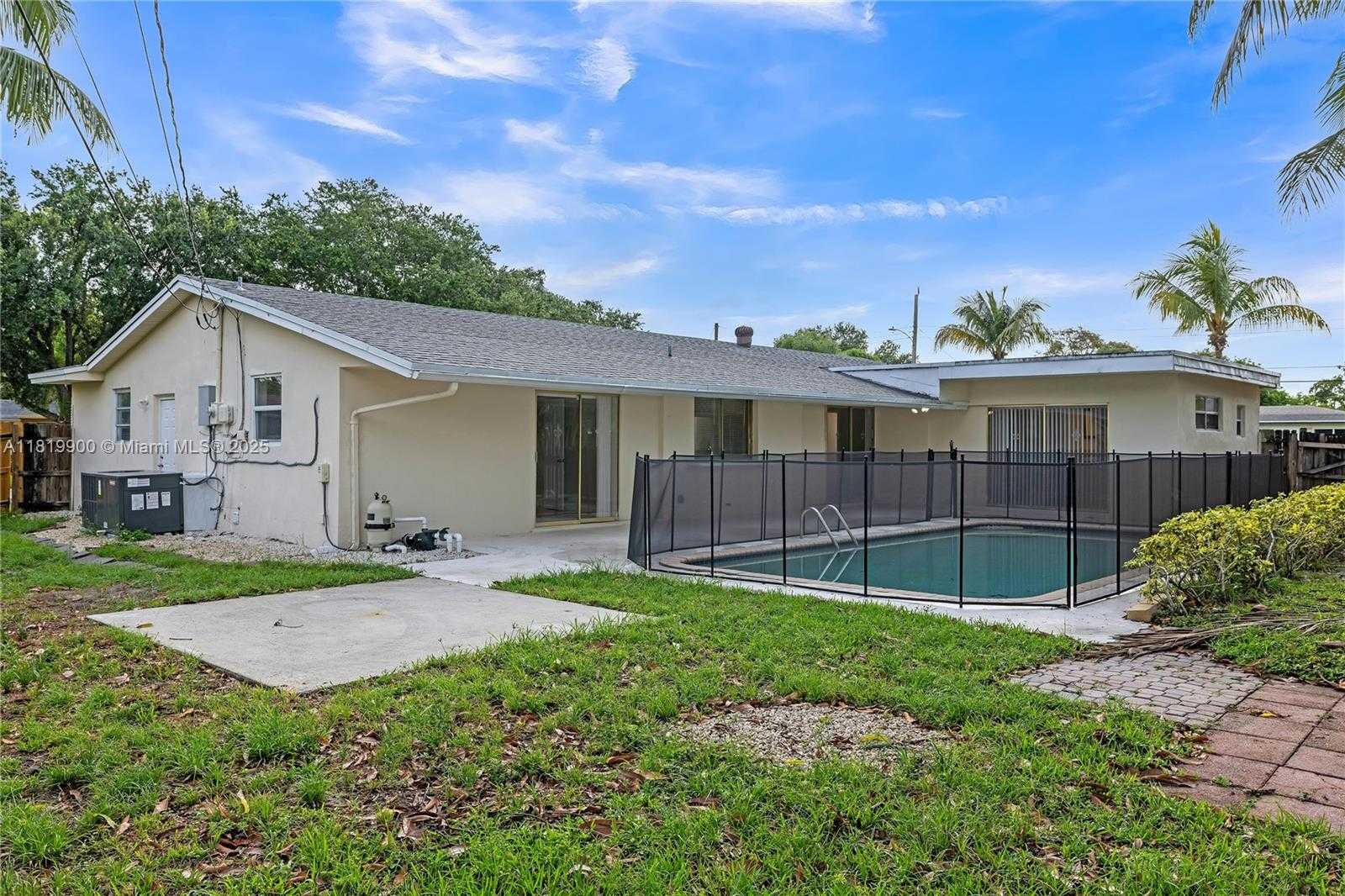 Small Image of 4818 NORTH WEST 8TH ST, Plantation Number 15