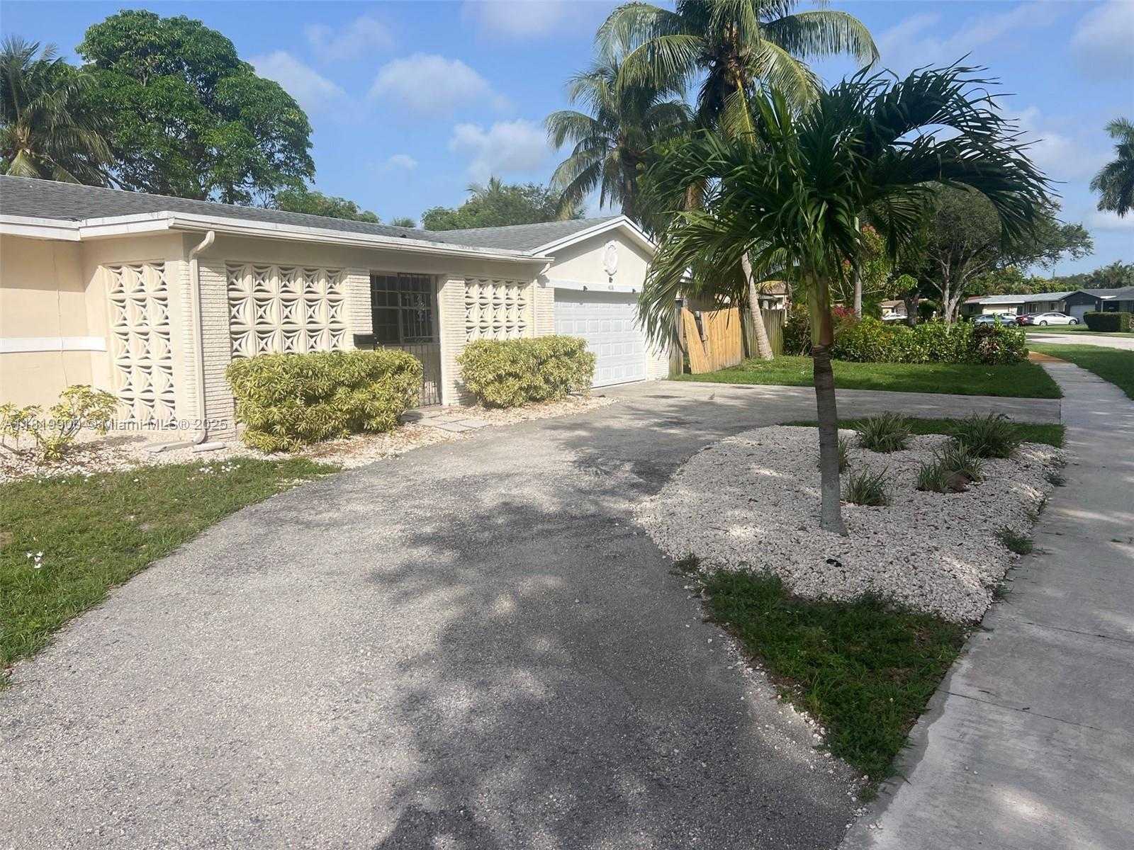 Small Image of 4818 NORTH WEST 8TH ST, Plantation Number 16