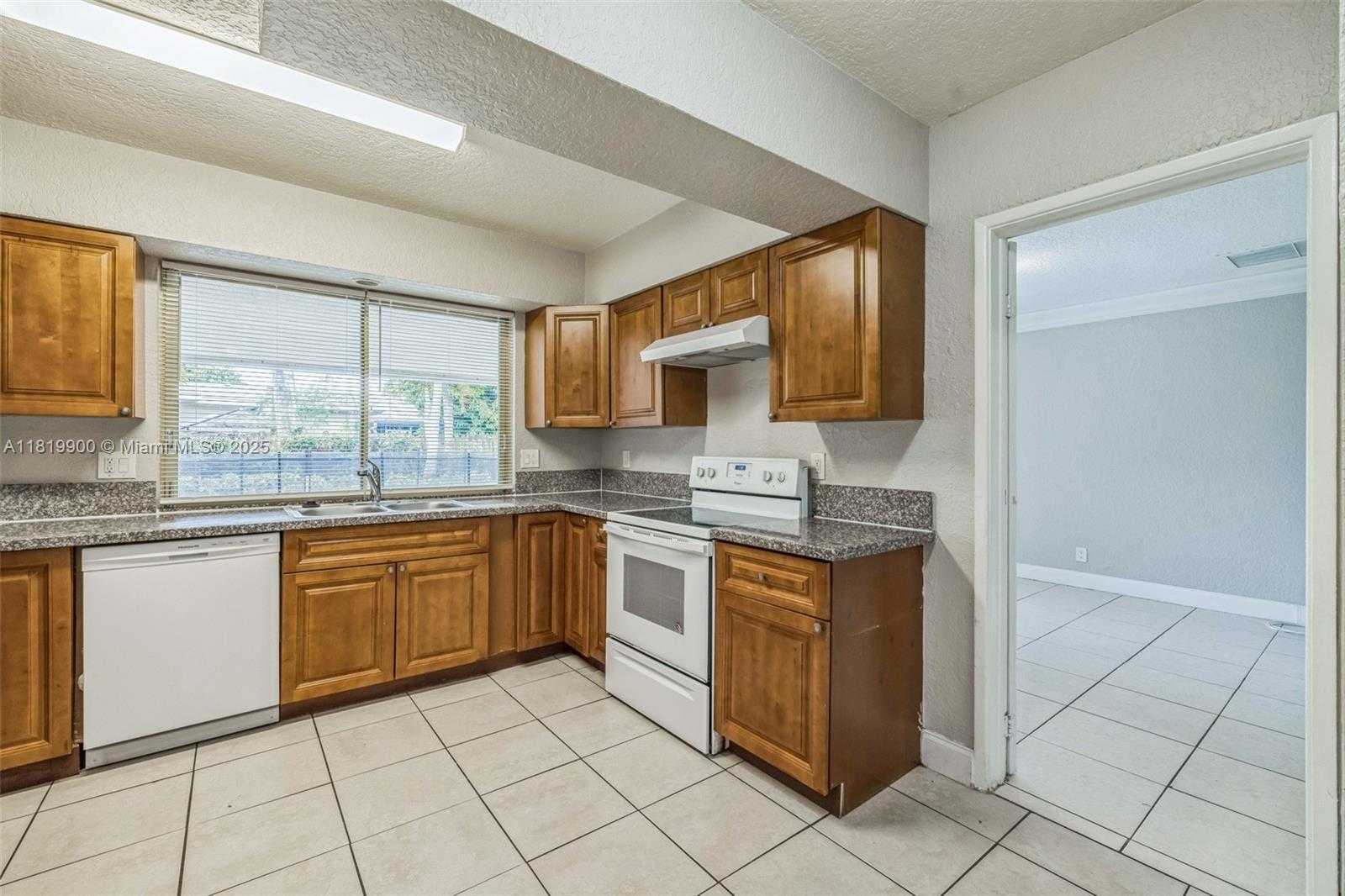 Small Image of 4818 NORTH WEST 8TH ST, Plantation Number 4