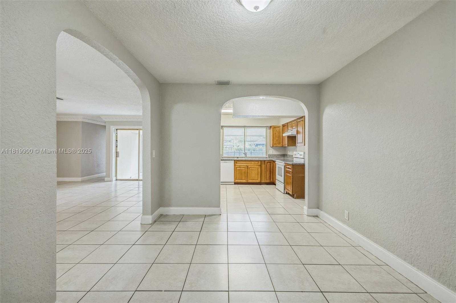 Small Image of 4818 NORTH WEST 8TH ST, Plantation Number 6