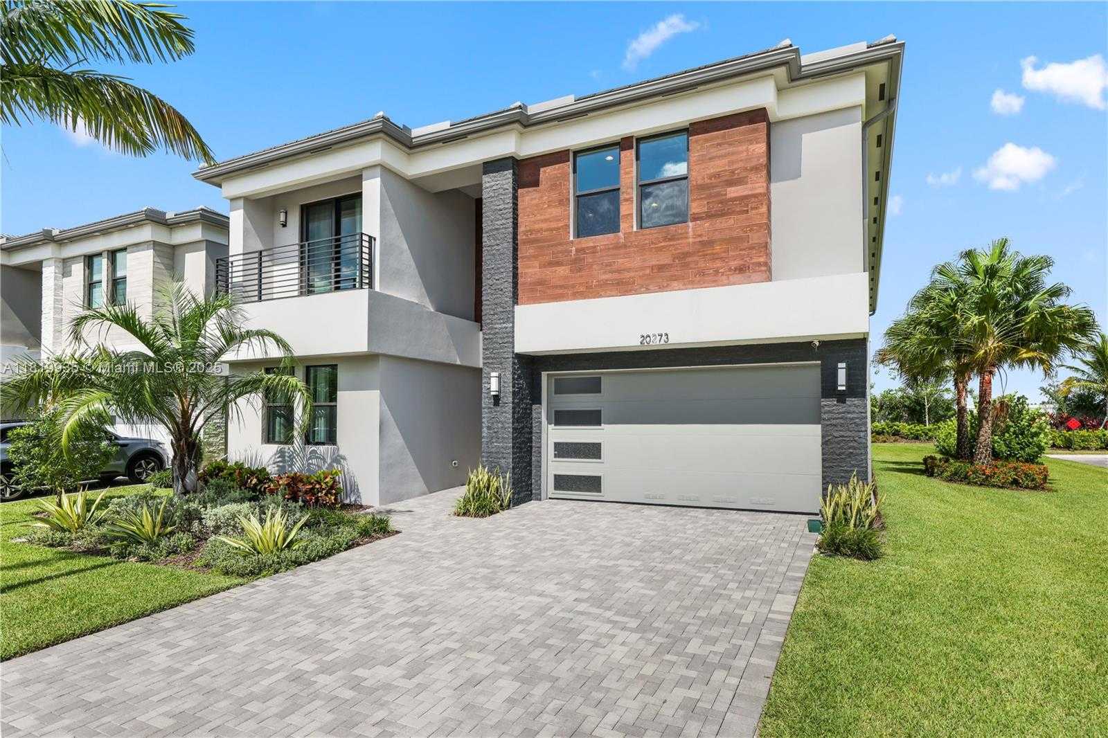 Small Image of 20273 BANDON DUNES RD, Boca Raton Number 2