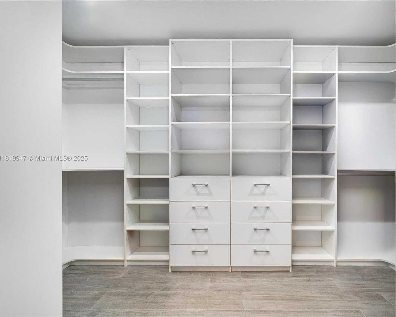 Small Image of 7755 NOREMAC AVE, Miami Beach Number 12