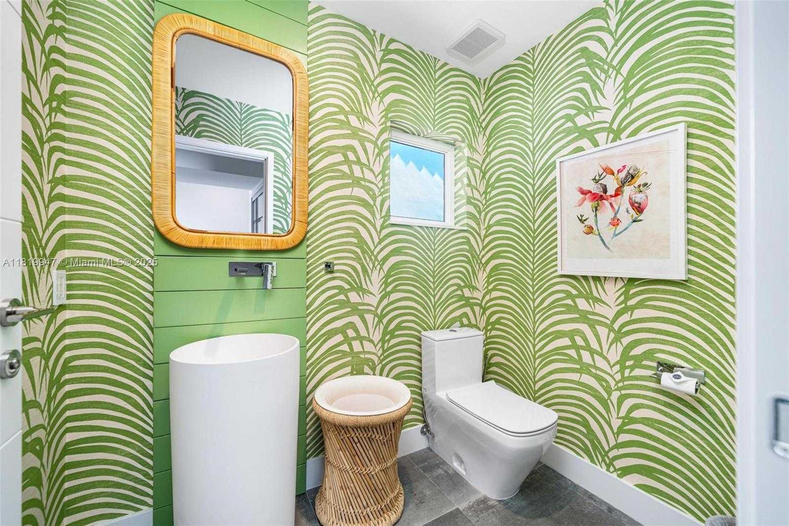 Small Image of 7755 NOREMAC AVE, Miami Beach Number 17
