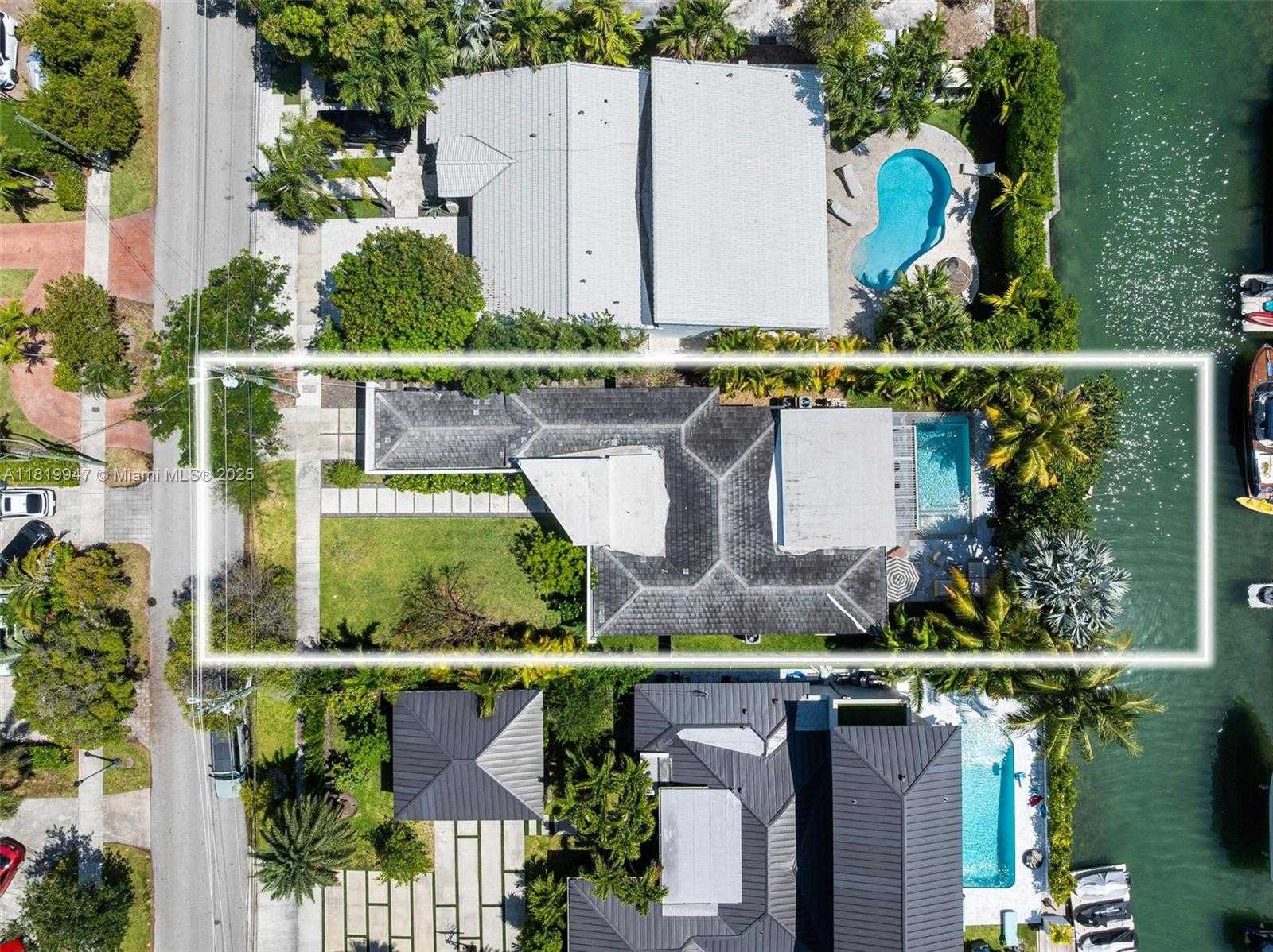 Small Image of 7755 NOREMAC AVE, Miami Beach Number 23