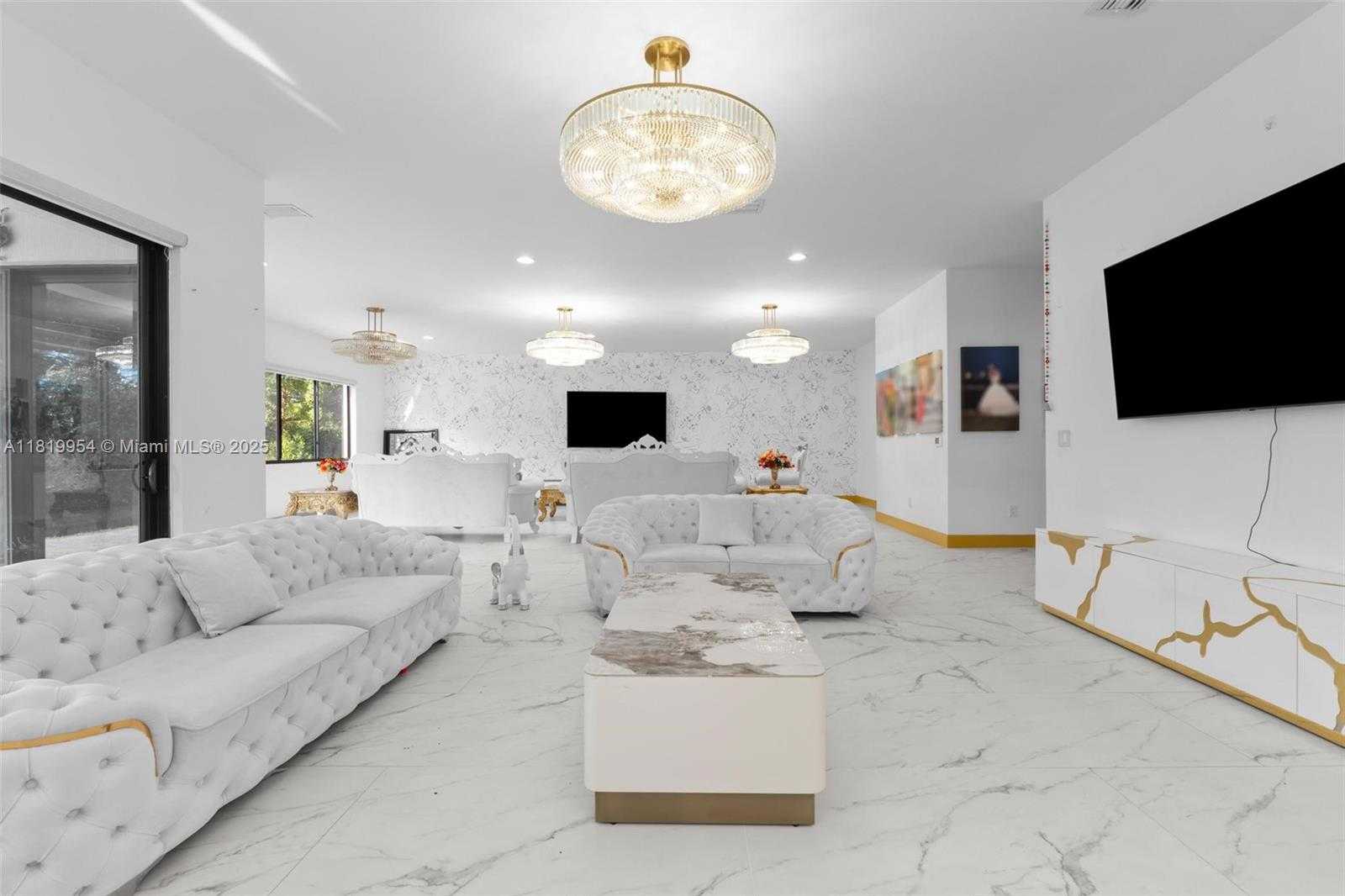 Small Image of 13005 ADDILYN CT, Davie Number 12