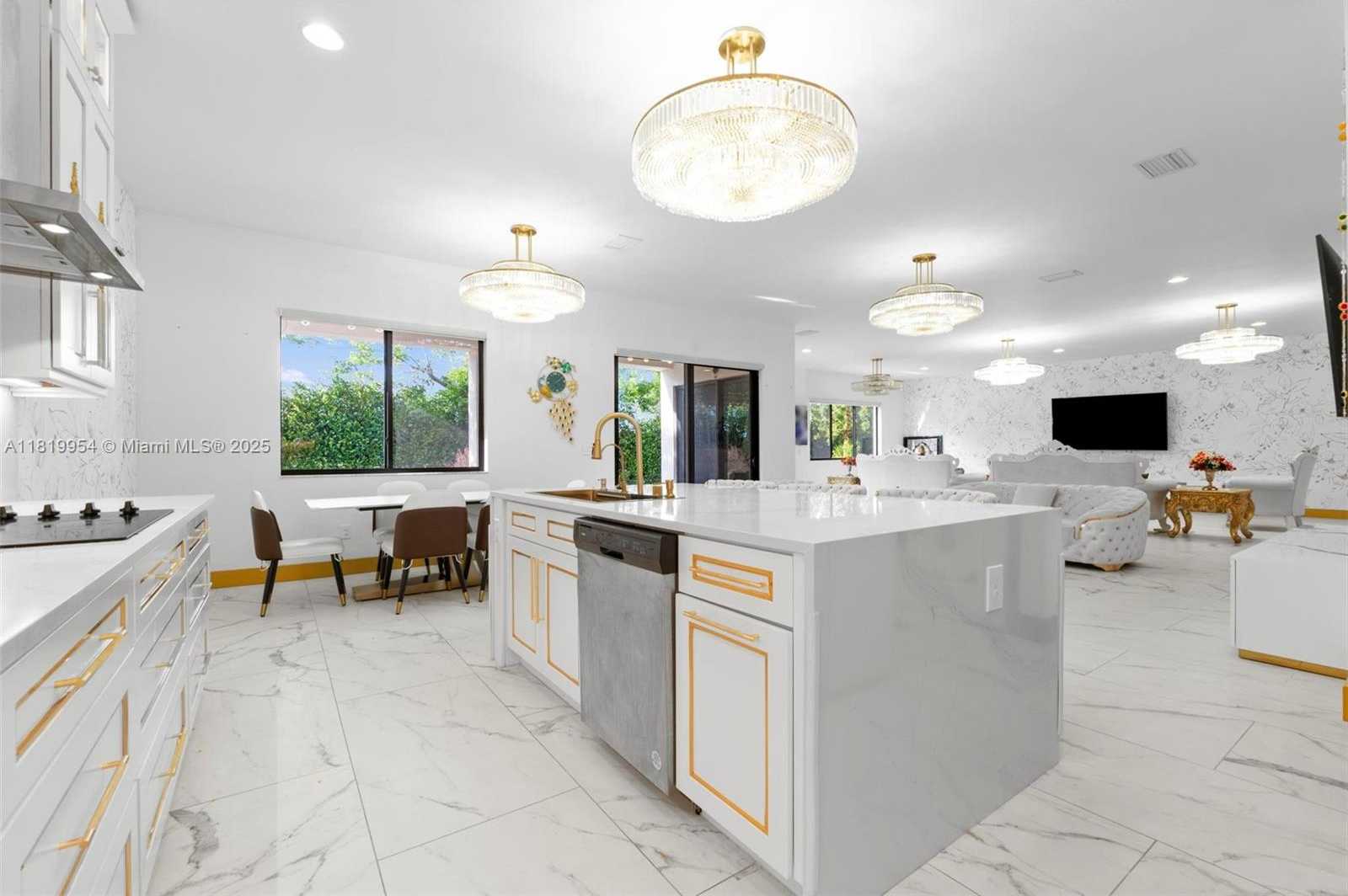 Small Image of 13005 ADDILYN CT, Davie Number 16