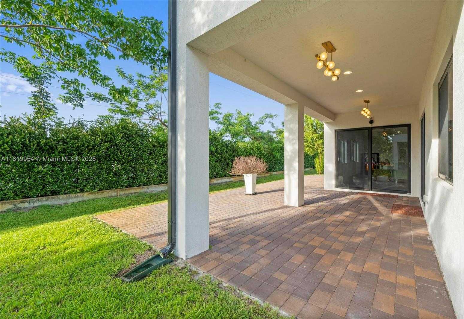 Small Image of 13005 ADDILYN CT, Davie Number 20