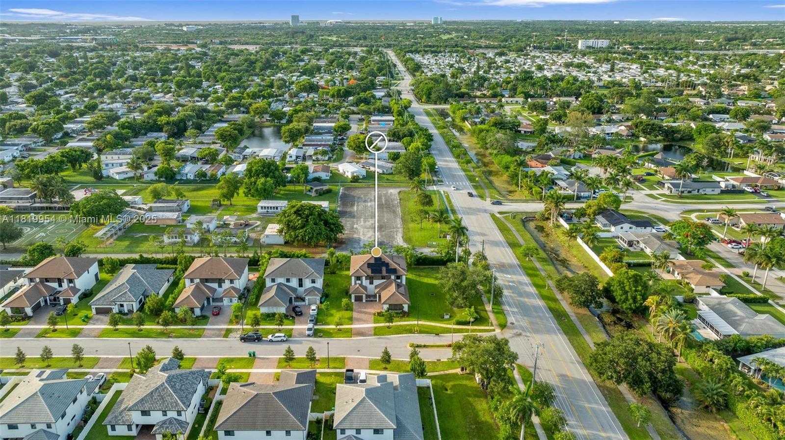 Small Image of 13005 ADDILYN CT, Davie Number 46