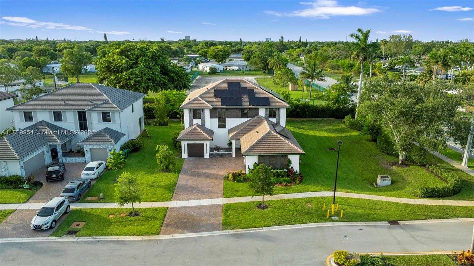 Small Image of 13005 ADDILYN CT, Davie Number 50