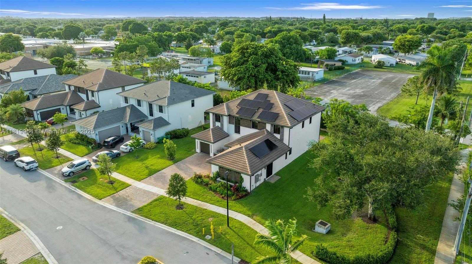 Small Image of 13005 ADDILYN CT, Davie Number 51