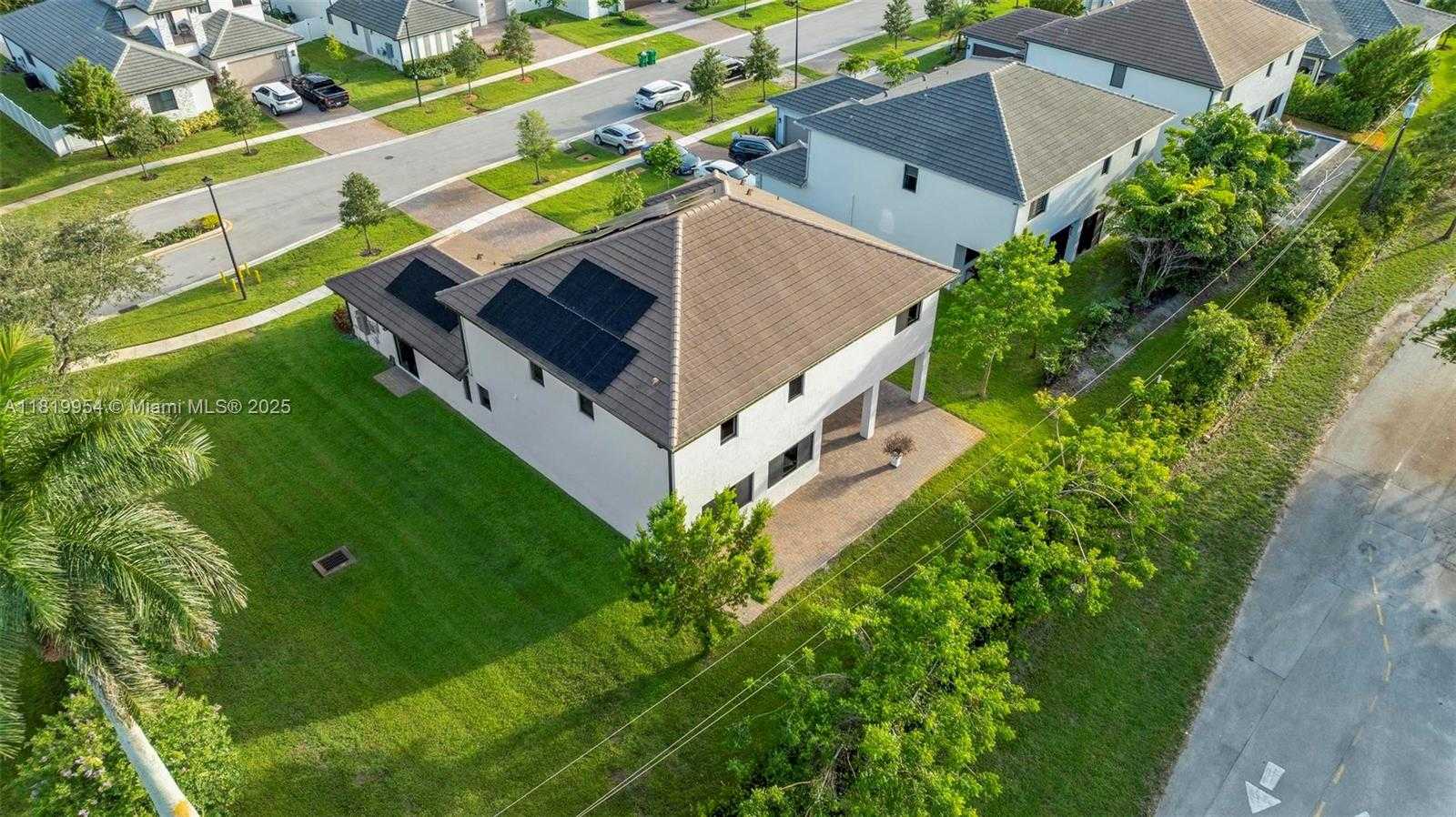 Small Image of 13005 ADDILYN CT, Davie Number 53