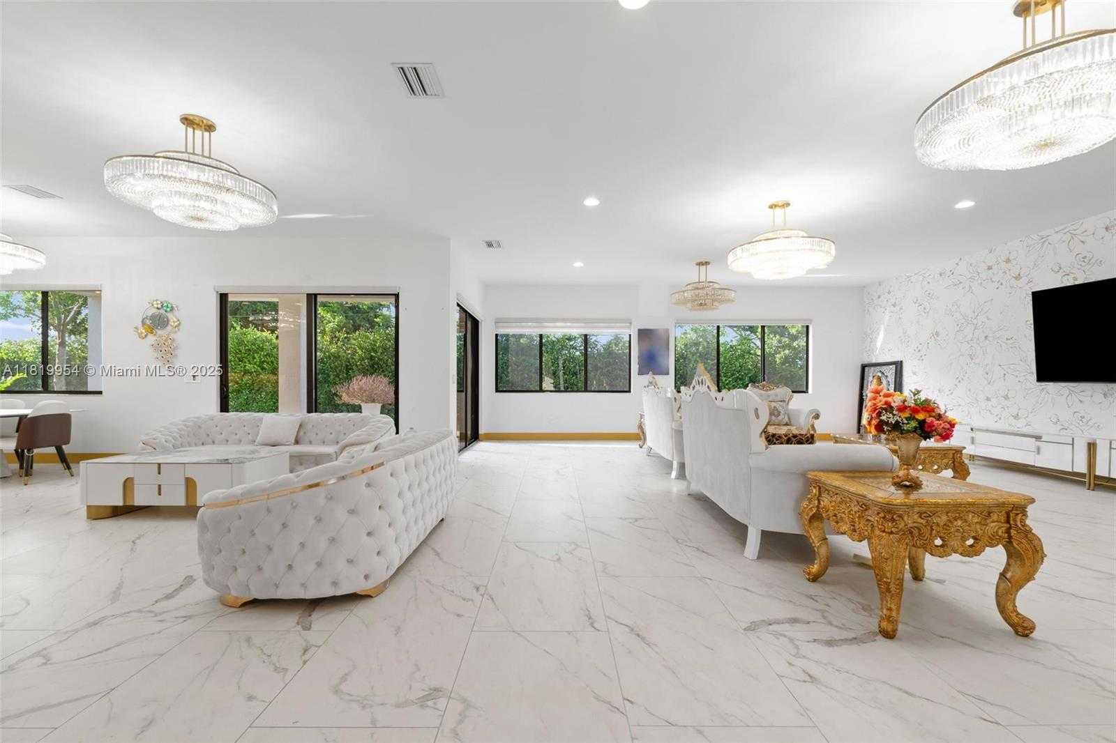 Small Image of 13005 ADDILYN CT, Davie Number 7