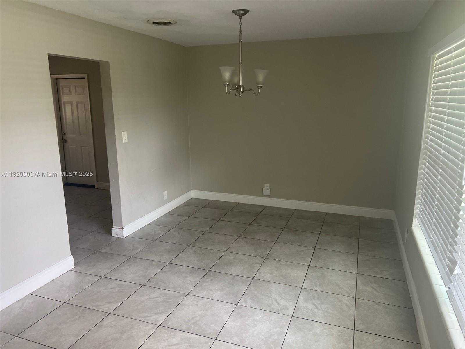 Small Image of 2720 SOUTH WEST 18TH ST, Fort Lauderdale Number 2