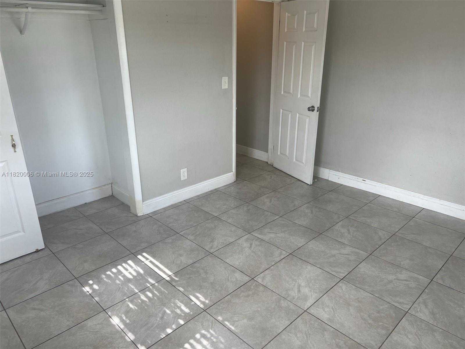 Small Image of 2720 SOUTH WEST 18TH ST, Fort Lauderdale Number 6