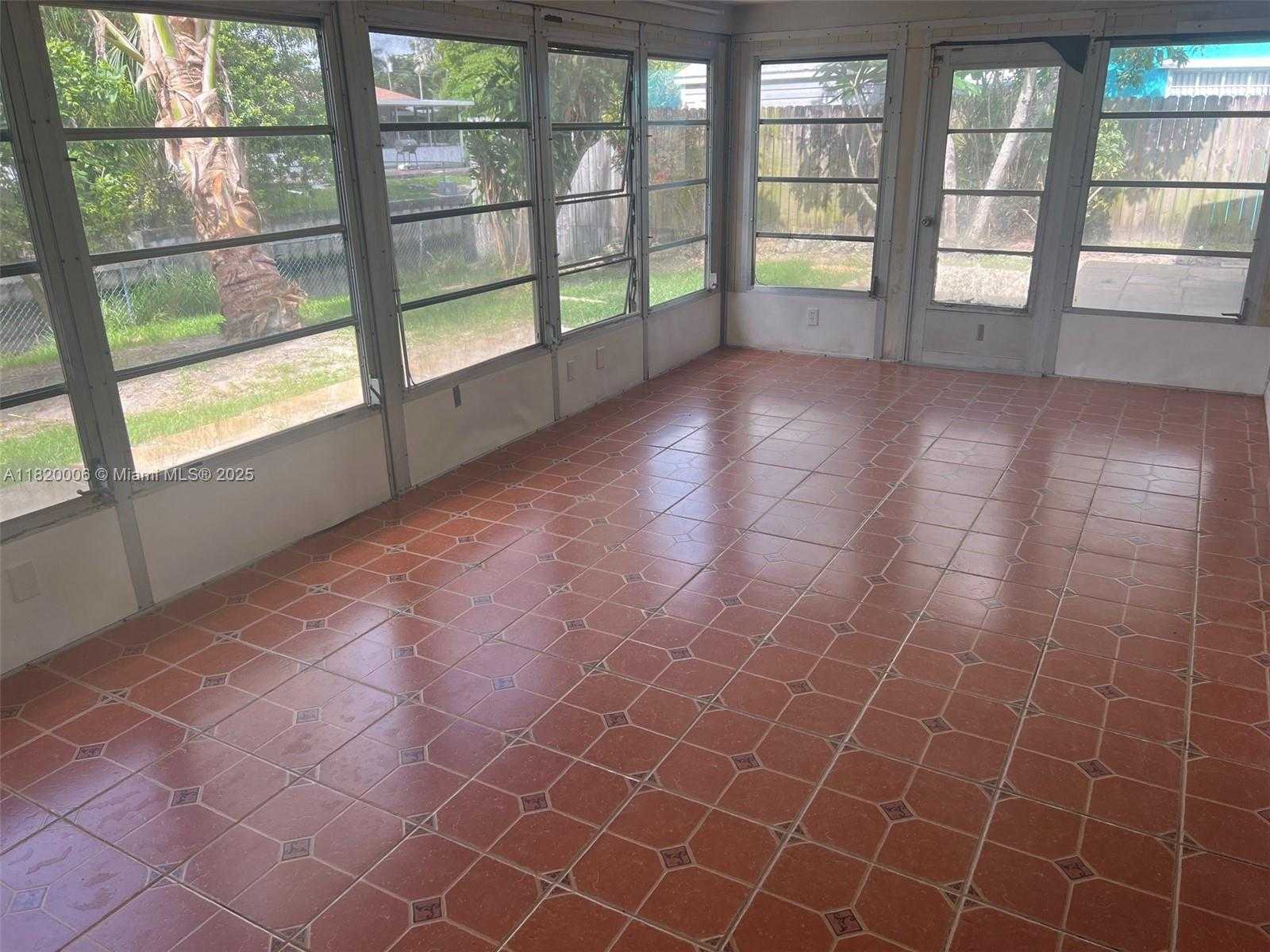 Small Image of 2720 SOUTH WEST 18TH ST, Fort Lauderdale Number 7