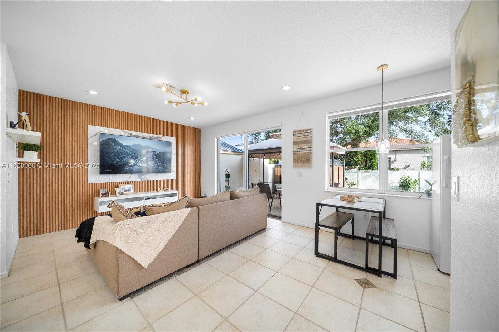 Small Image of 15872 NORTH WEST 21ST ST, Pembroke Pines Number 11