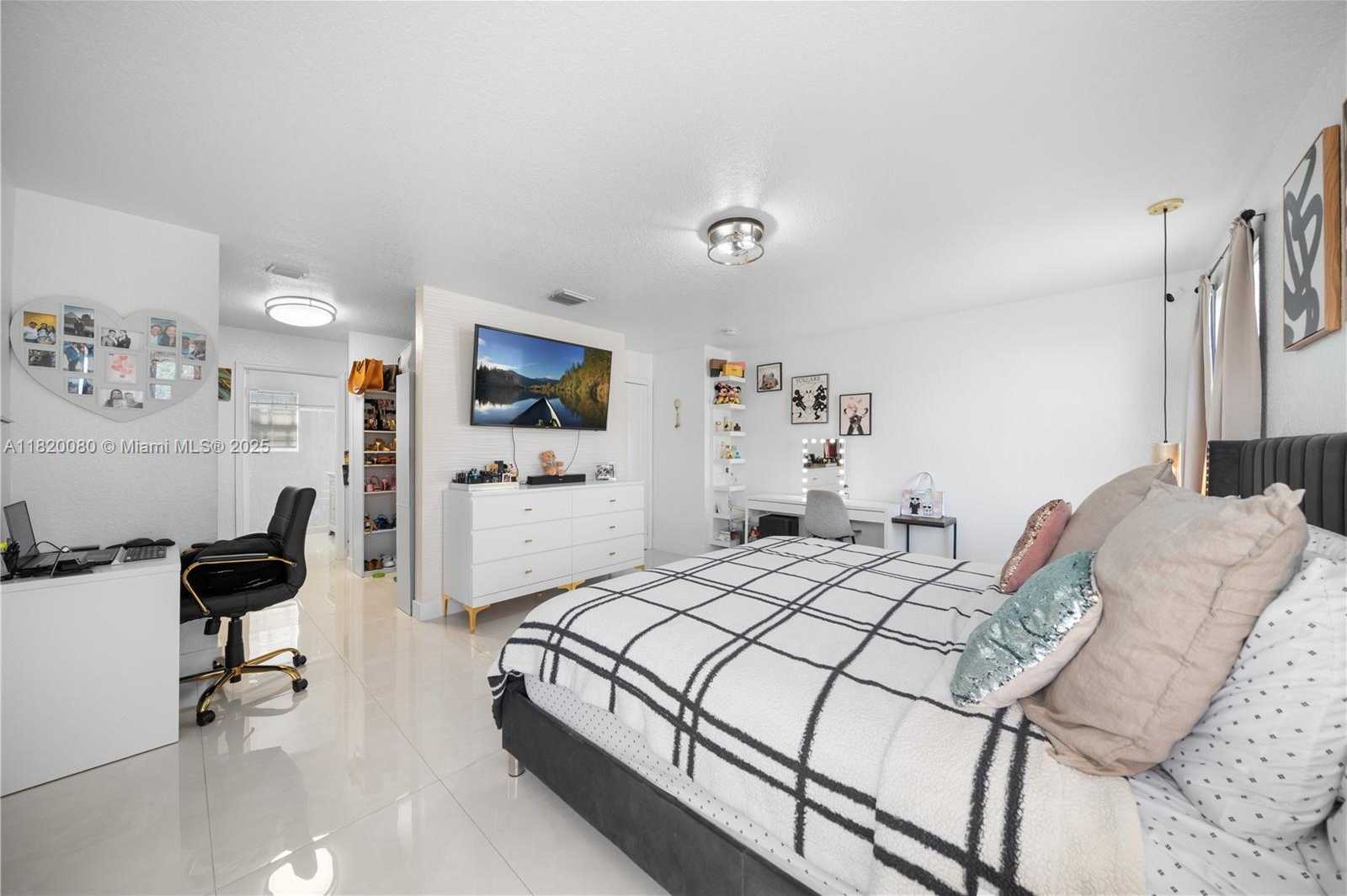 Small Image of 15872 NORTH WEST 21ST ST, Pembroke Pines Number 26