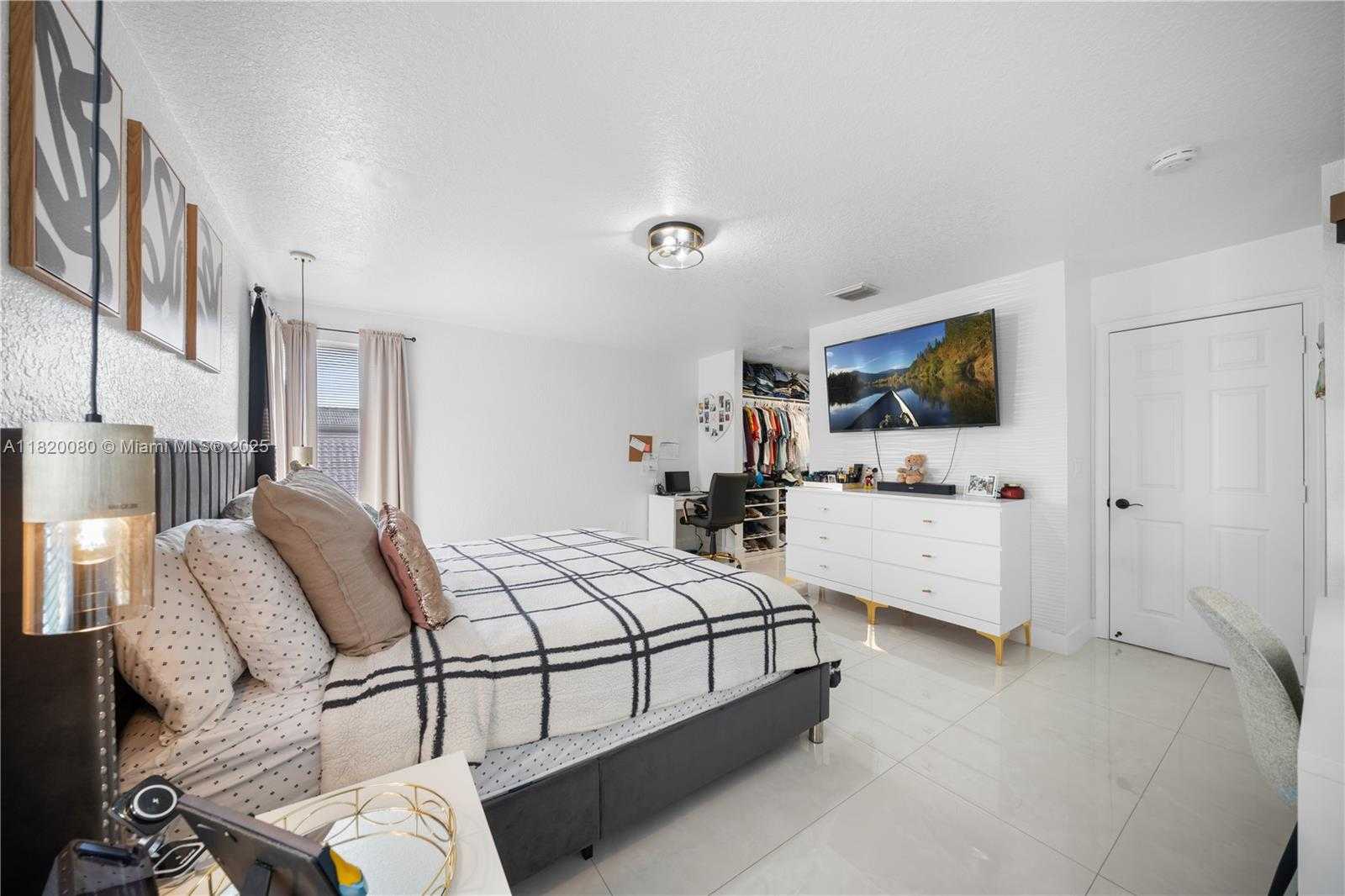 Small Image of 15872 NORTH WEST 21ST ST, Pembroke Pines Number 27