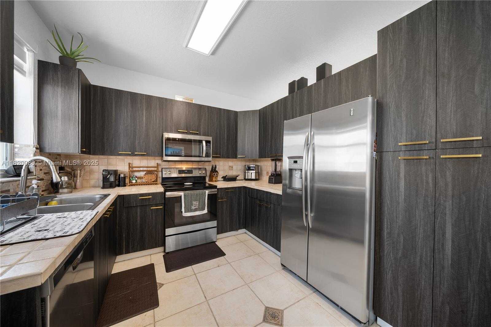 Small Image of 15872 NORTH WEST 21ST ST, Pembroke Pines Number 6