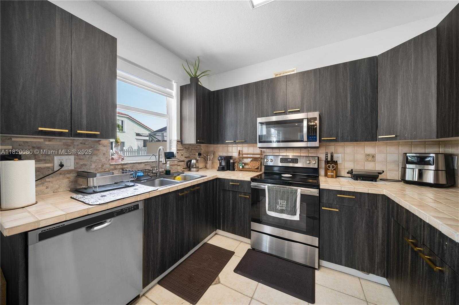 Small Image of 15872 NORTH WEST 21ST ST, Pembroke Pines Number 8