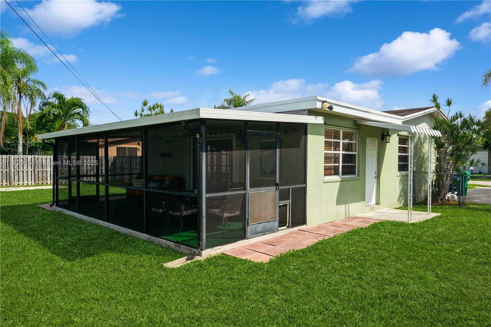 Small Image of 9540 LISA RD, Cutler Bay Number 29